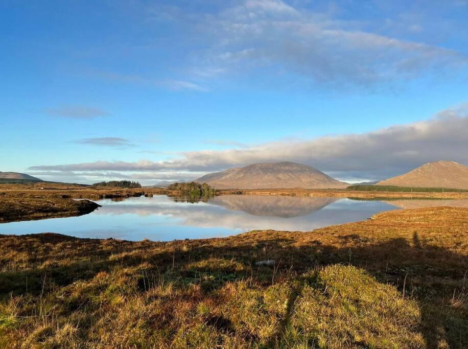 Private Apartment One On Lough Corrib, Oughterard Γκάλγουεϊ Εξωτερικό φωτογραφία